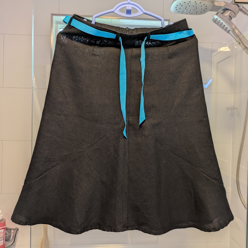 Tristan & Iseut Chic Black A-Line Skirt with Blue Ribbon